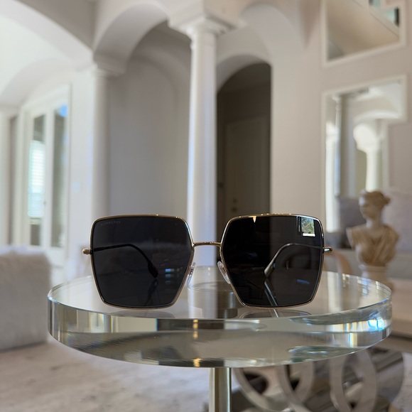 NWT Burberry Sunglassess